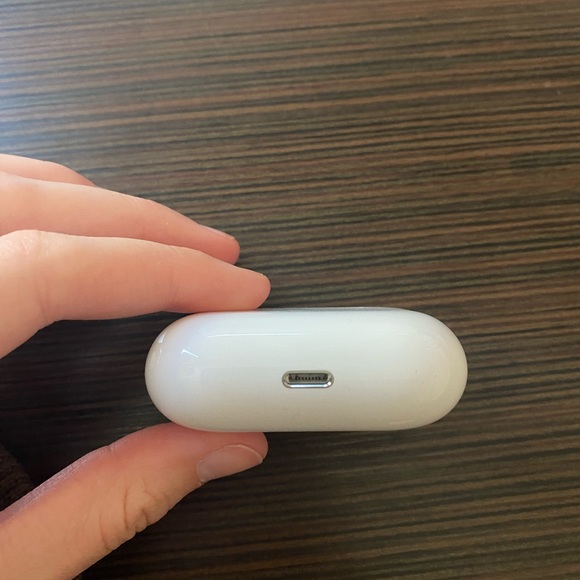 Apple AirPods Pro - Picture 4 of 4